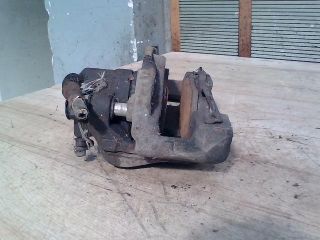 bontott BMW 3 E46 Jobb első Féknyereg Munkahengerrel