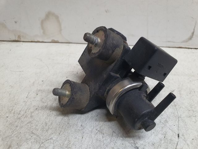 bontott BMW 3 E46 Turbó Vákum Szelep