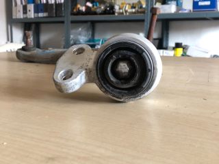 bontott BMW 3 E46 Bal első Lengőkar