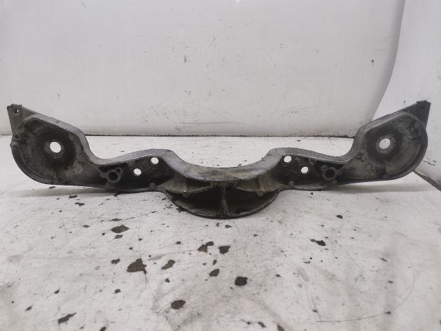 bontott BMW 3 E46 Differenciálmű Tartó Bak