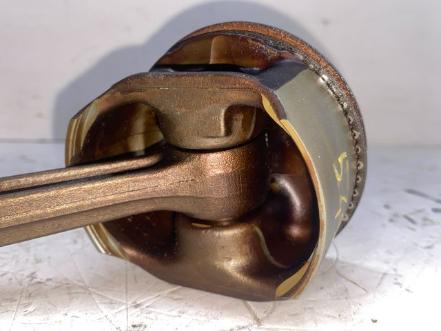 bontott BMW 3 E46 Dugattyú és Hajtókar