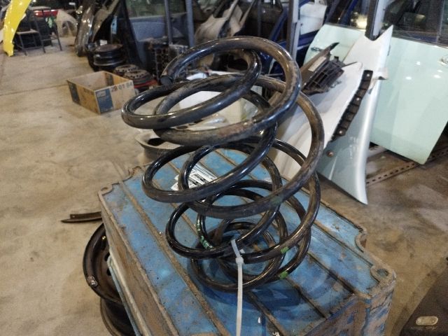 bontott BMW 3 E46 Első Rugó Pár