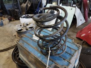 bontott BMW 3 E46 Első Rugó Pár