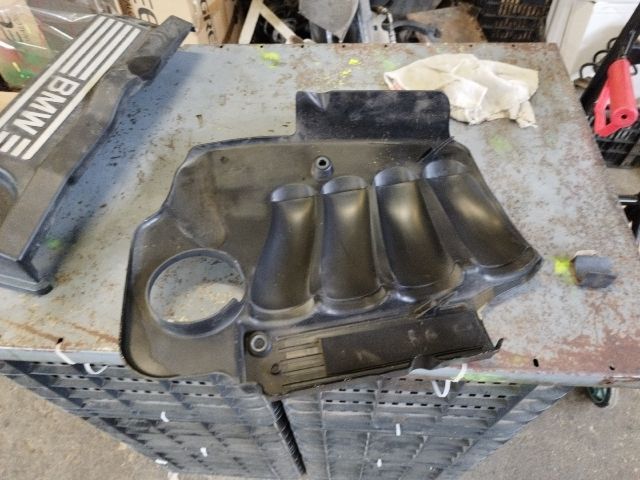 bontott BMW 3 E46 Felső Motorburkolat