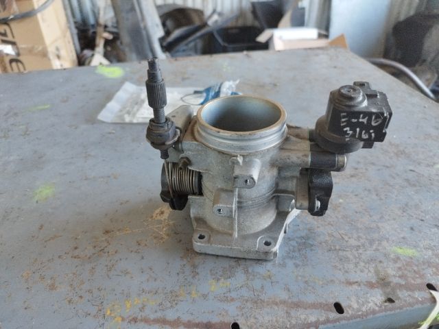 bontott BMW 3 E46 Fojtószelep (Mechanikus)