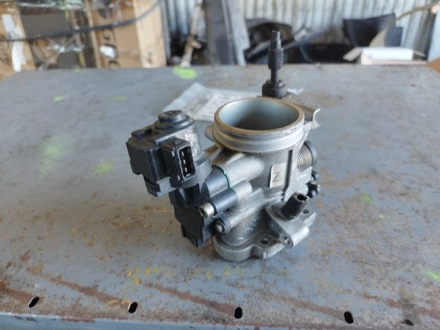 bontott BMW 3 E46 Fojtószelep (Mechanikus)