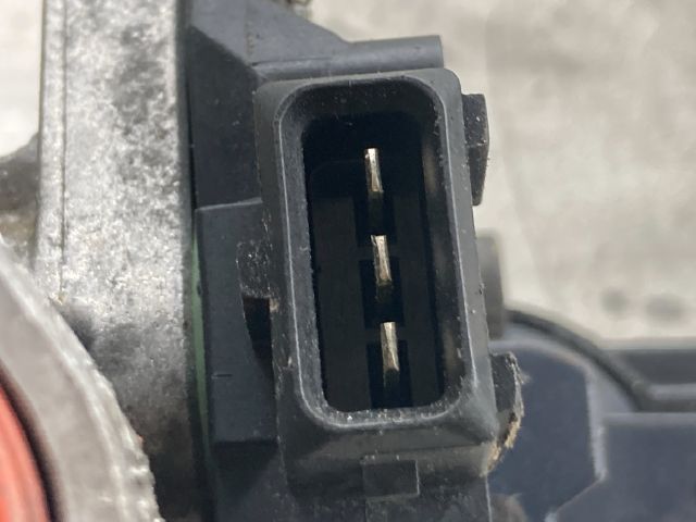 bontott BMW 3 E46 Fojtószelep (Mechanikus)