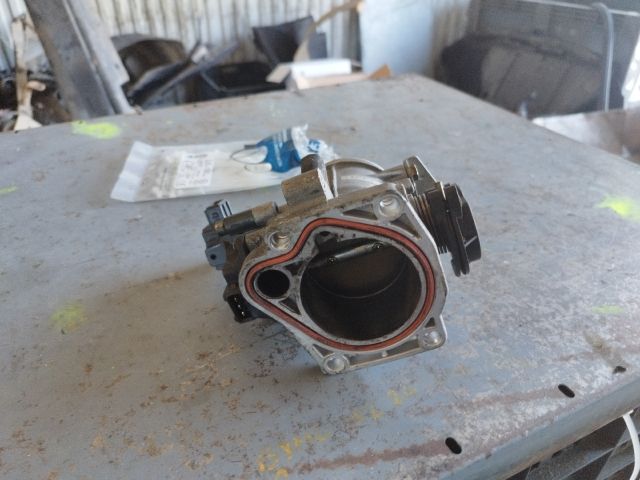 bontott BMW 3 E46 Fojtószelep (Mechanikus)