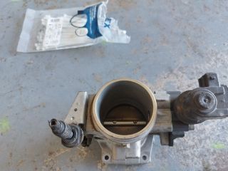 bontott BMW 3 E46 Fojtószelep (Mechanikus)