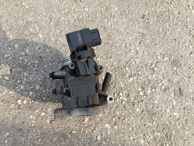 bontott BMW 3 E46 Fojtószelep (Mechanikus)