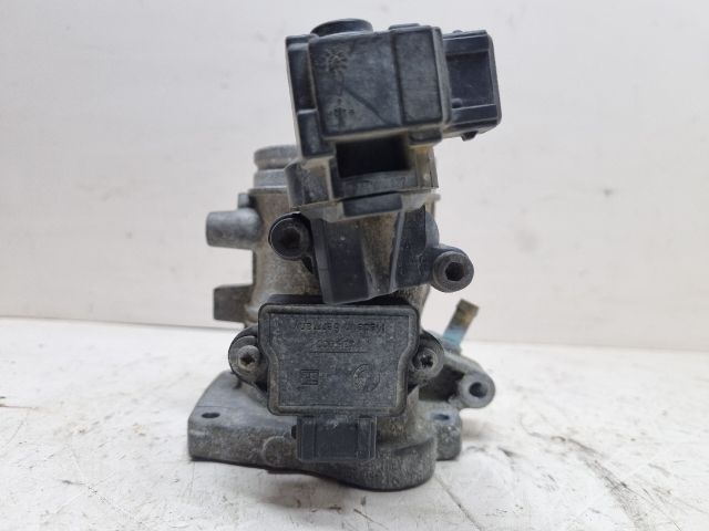 bontott BMW 3 E46 Fojtószelep (Mechanikus)