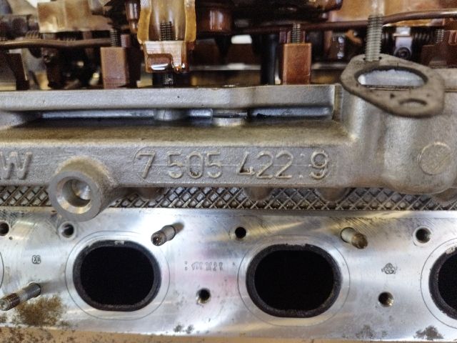 bontott BMW 3 E46 Hengerfej