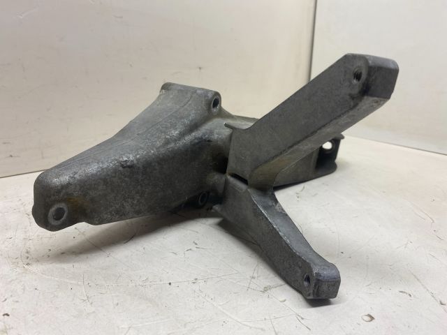 bontott BMW 3 E46 Motor Tartó Bak Bal