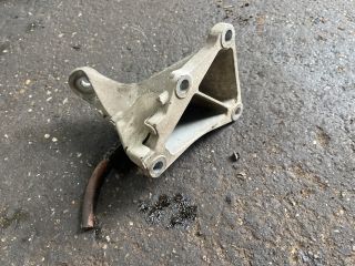 bontott BMW 3 E46 Motor Tartó Bak (Fém)