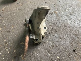 bontott BMW 3 E46 Motor Tartó Bak (Fém)