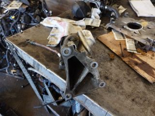 bontott BMW 3 E46 Motor Tartó Bak Jobb