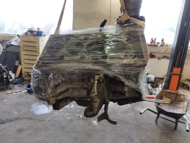 bontott BMW 3 E46 Motorblokk (Fűzött)