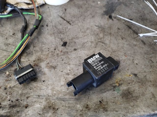 bontott BMW 3 E46 Okoskerék Relé