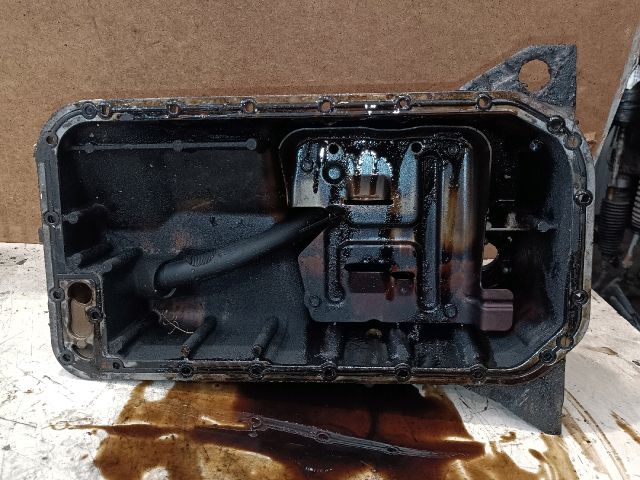 bontott BMW 3 E46 Olajteknő