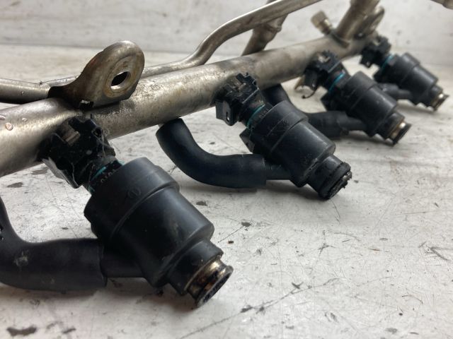 bontott BMW 3 E46 Porlasztó Sor / Híd