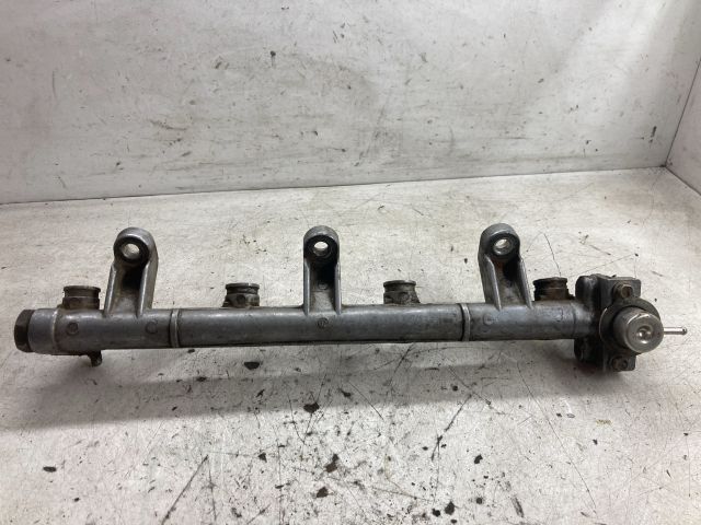 bontott BMW 3 E46 Porlasztó Sor / Híd