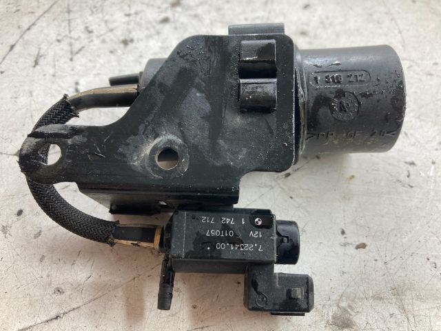 bontott BMW 3 E46 Turbó Vákum Szelep