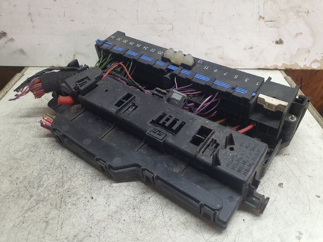 bontott BMW 3 E46 Biztosítéktábla Motortér