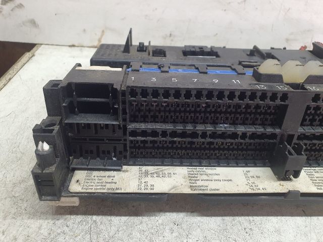 bontott BMW 3 E46 Biztosítéktábla Motortér