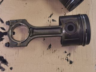 bontott BMW 3 E46 Dugattyú és Hajtókar