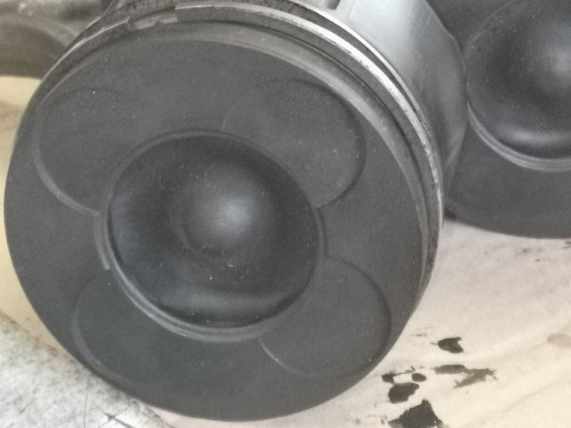 bontott BMW 3 E46 Dugattyú és Hajtókar