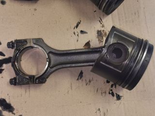 bontott BMW 3 E46 Dugattyú és Hajtókar