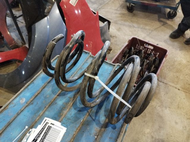 bontott BMW 3 E46 Első Rugó Pár