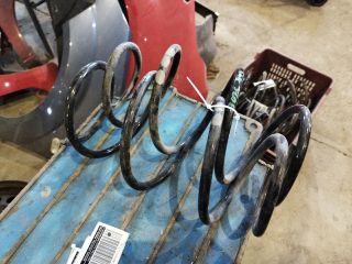 bontott BMW 3 E46 Első Rugó Pár