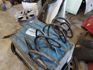 bontott BMW 3 E46 Első Rugó Pár