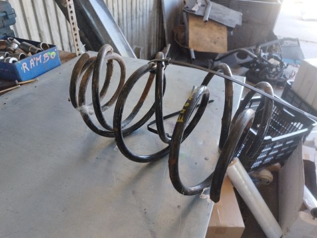 bontott BMW 3 E46 Első Rugó Pár