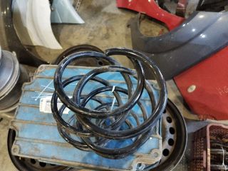 bontott BMW 3 E46 Első Rugó Pár