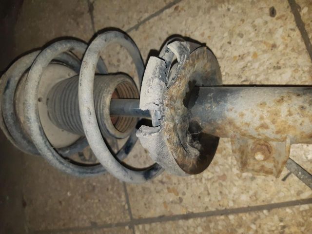 bontott BMW 3 E46 Jobb első Lengéscsillapító