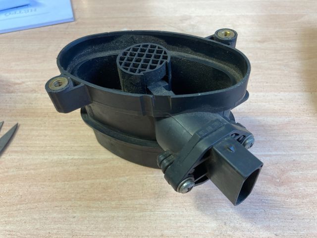 bontott BMW 3 E46 Légtömegmérő
