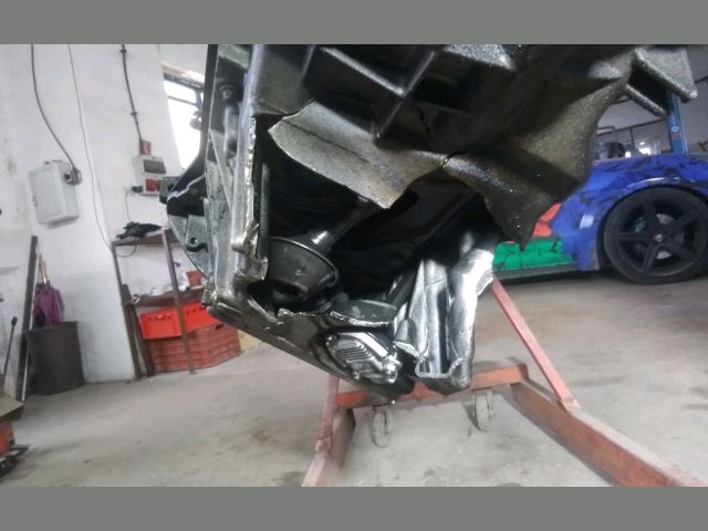 bontott BMW 3 E46 Motor (Fűzött blokk hengerfejjel)