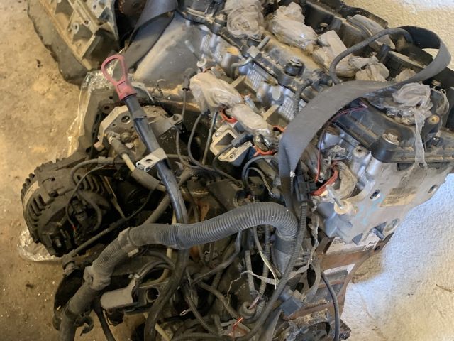 bontott BMW 3 E46 Motor (Fűzött blokk hengerfejjel)