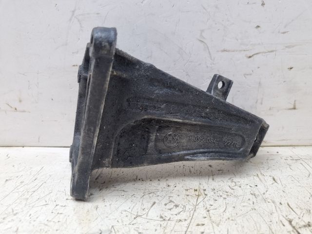 bontott BMW 3 E46 Motor Tartó Bak Jobb