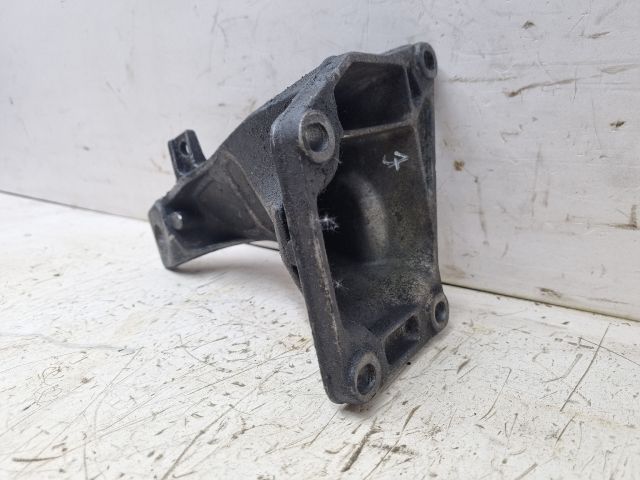 bontott BMW 3 E46 Motor Tartó Bak Jobb