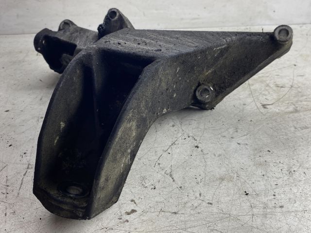 bontott BMW 3 E46 Motor Tartó Bak (Pozíciófüggetlen)
