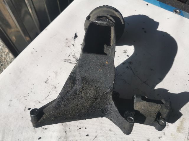 bontott BMW 3 E46 Motor Tartó Bak (Pozíciófüggetlen)