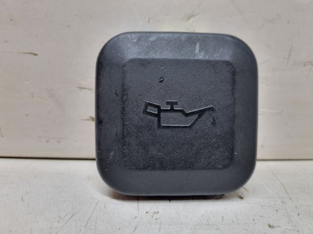 bontott BMW 3 E46 Olajbeöntő Sapka