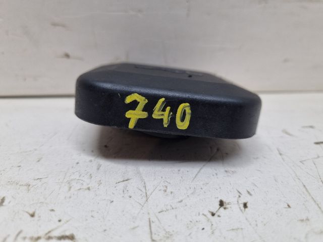 bontott BMW 3 E46 Olajbeöntő Sapka