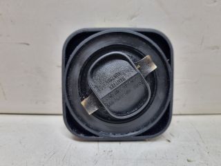 bontott BMW 3 E46 Olajbeöntő Sapka