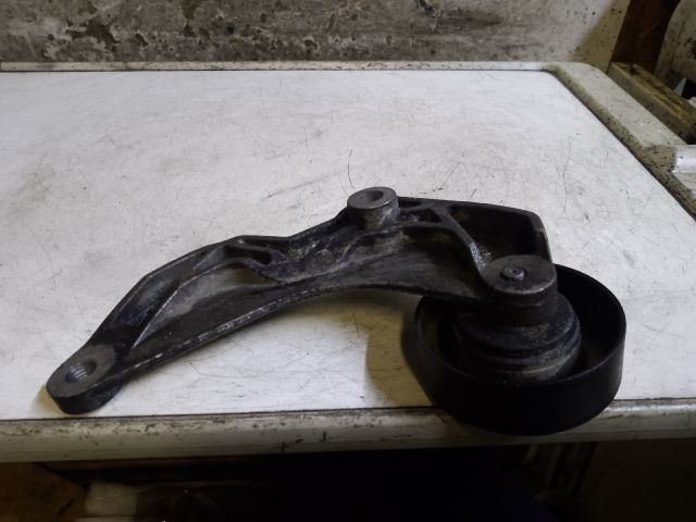 bontott BMW 3 E46 Szíjfeszítő Görgő