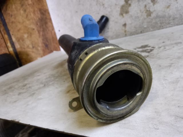 bontott BMW 3 E46 Tankbetöltő Cső (Fém)