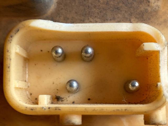 bontott BMW 3 E46 Üzemanyag Szivattyú